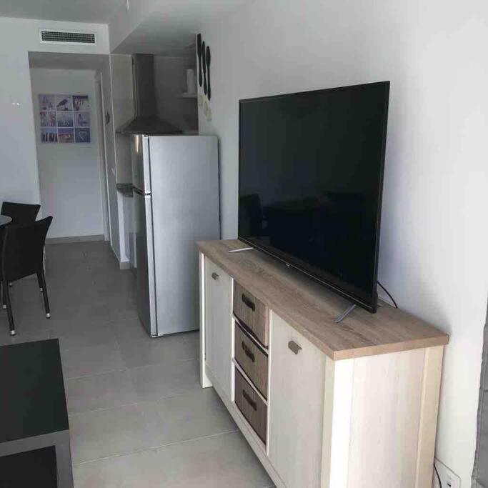 Modern Apartment คอร์ราเลโฮ ภายนอก รูปภาพ